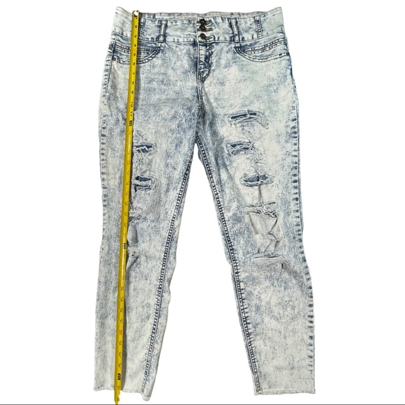 No Boundaries size 13 stretchy high rise sculpting skinny acid washed pants - Picture 3 of 7